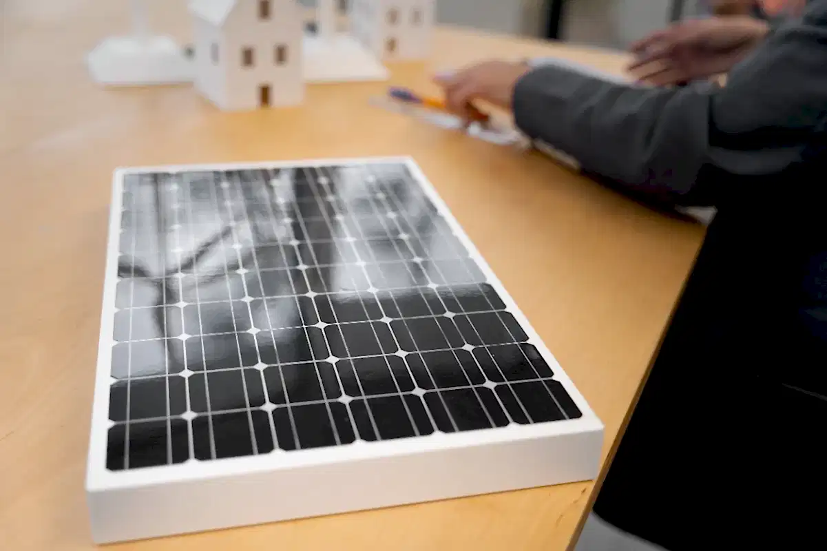 1 güneş paneli ne kadar elektrik üretir?